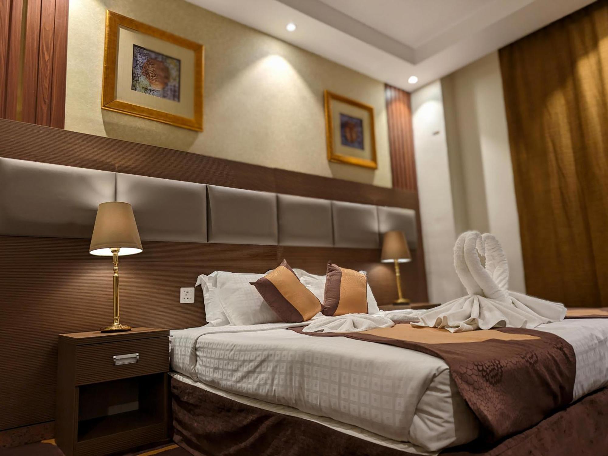 Qasr Al Ansar Golden Tulip Hotel Medina Exterior foto